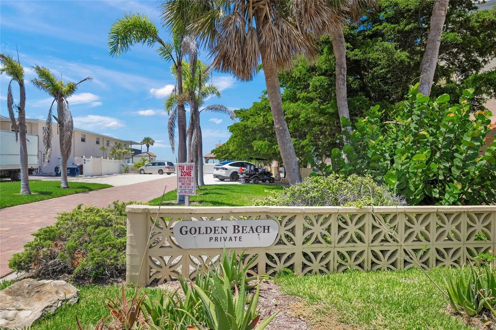 423 SPADARO DR