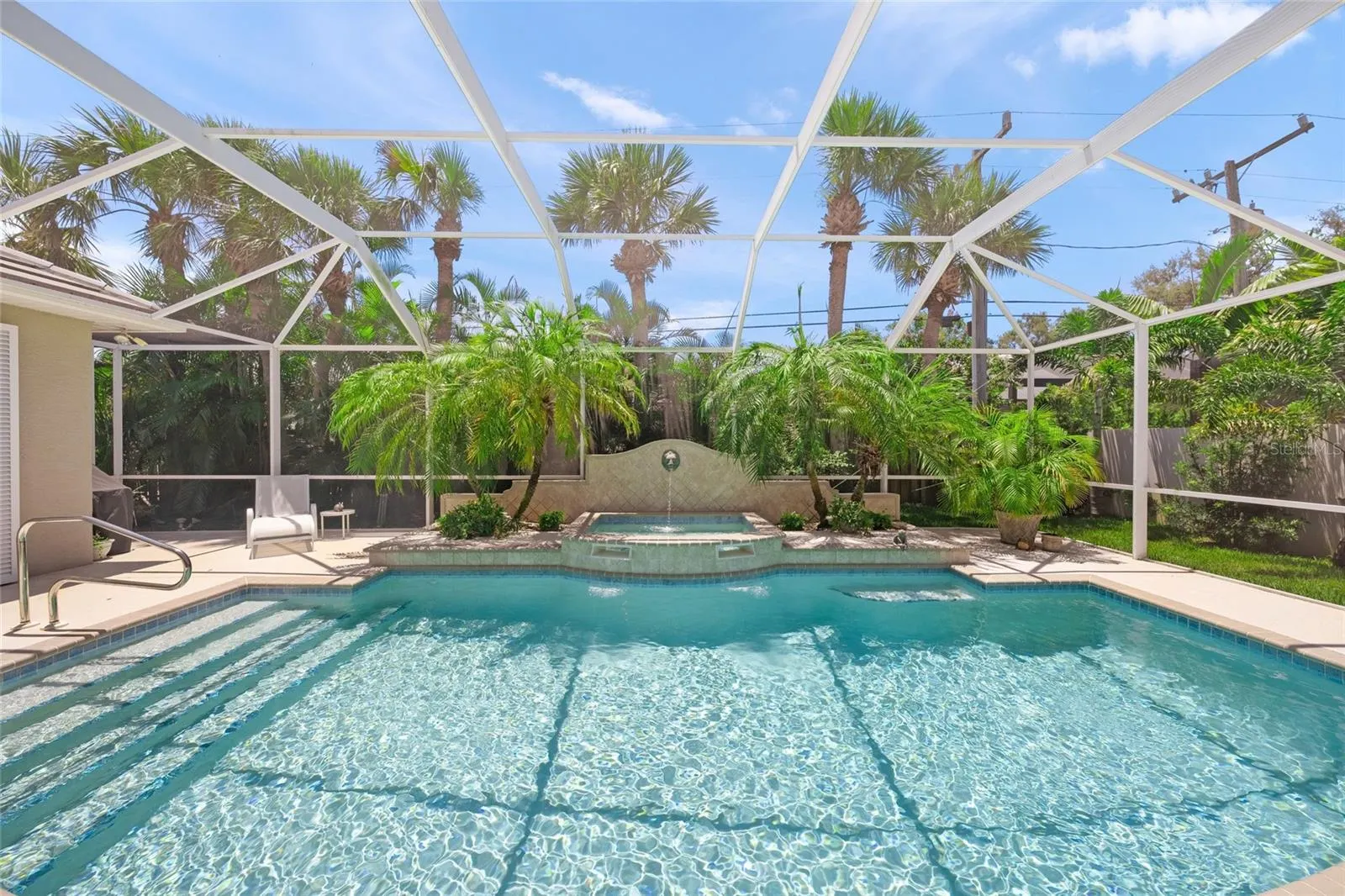 423 SPADARO DR
