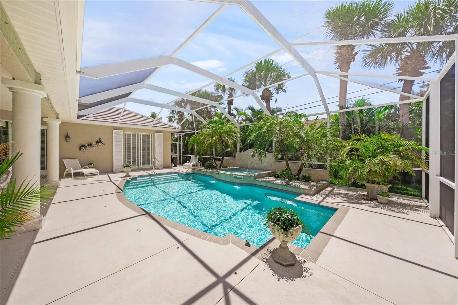 423 SPADARO DR