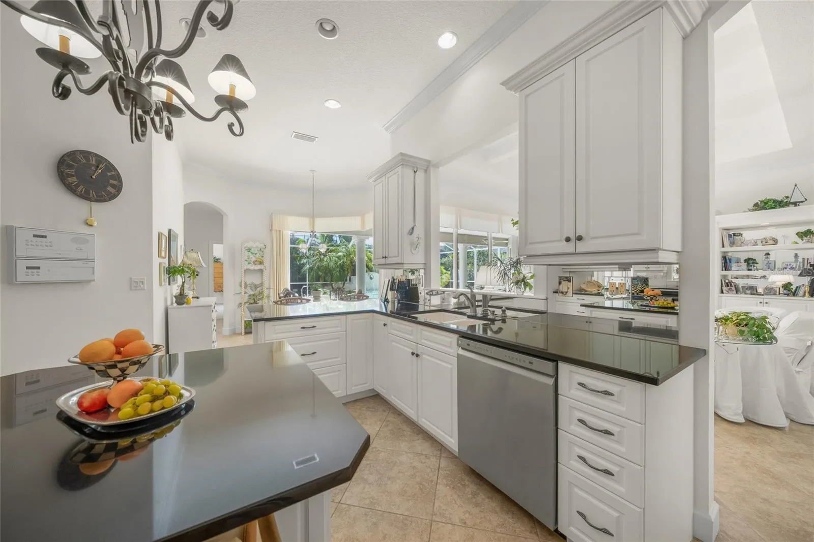 423 SPADARO DR