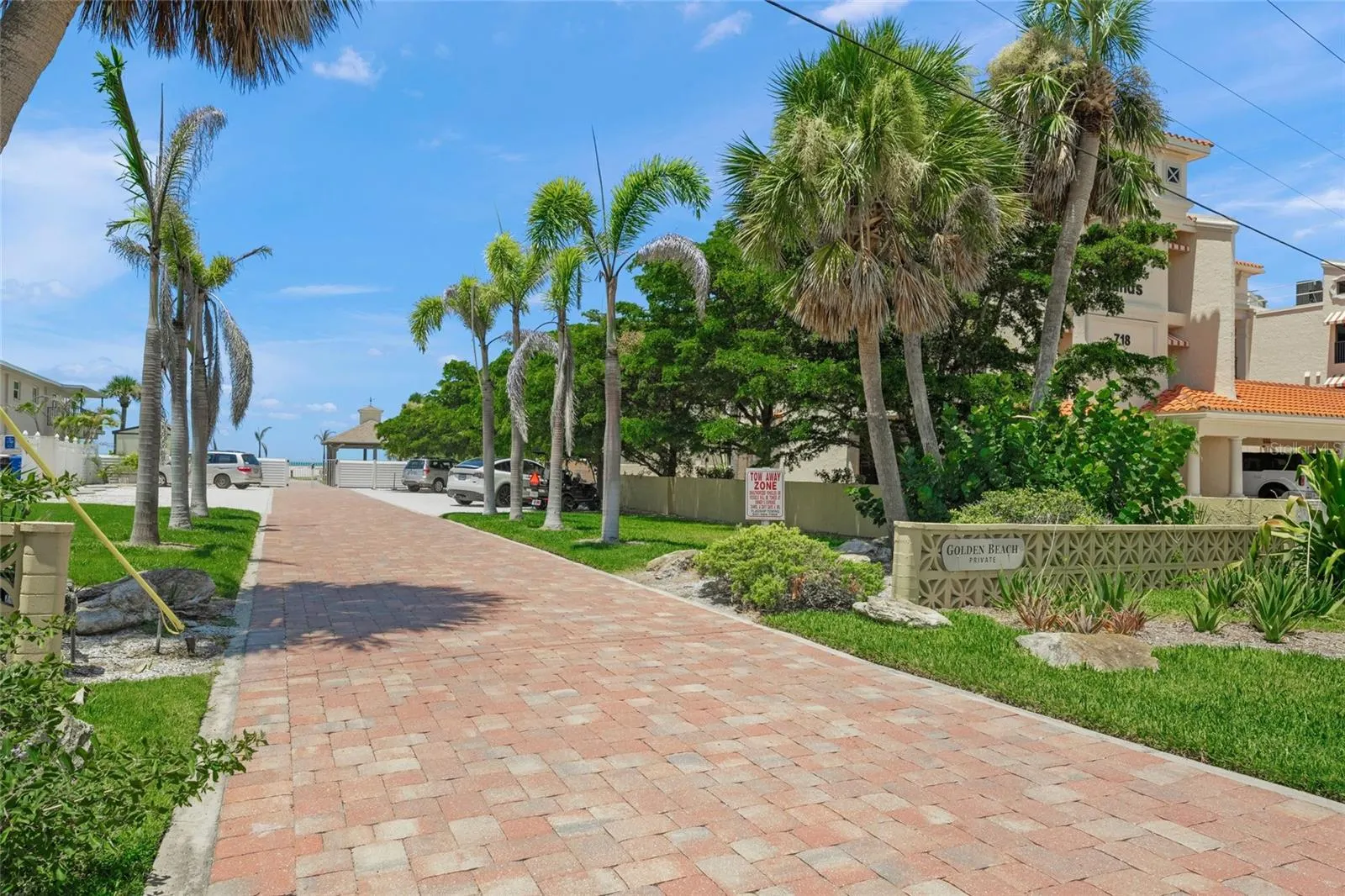 423 SPADARO DR
