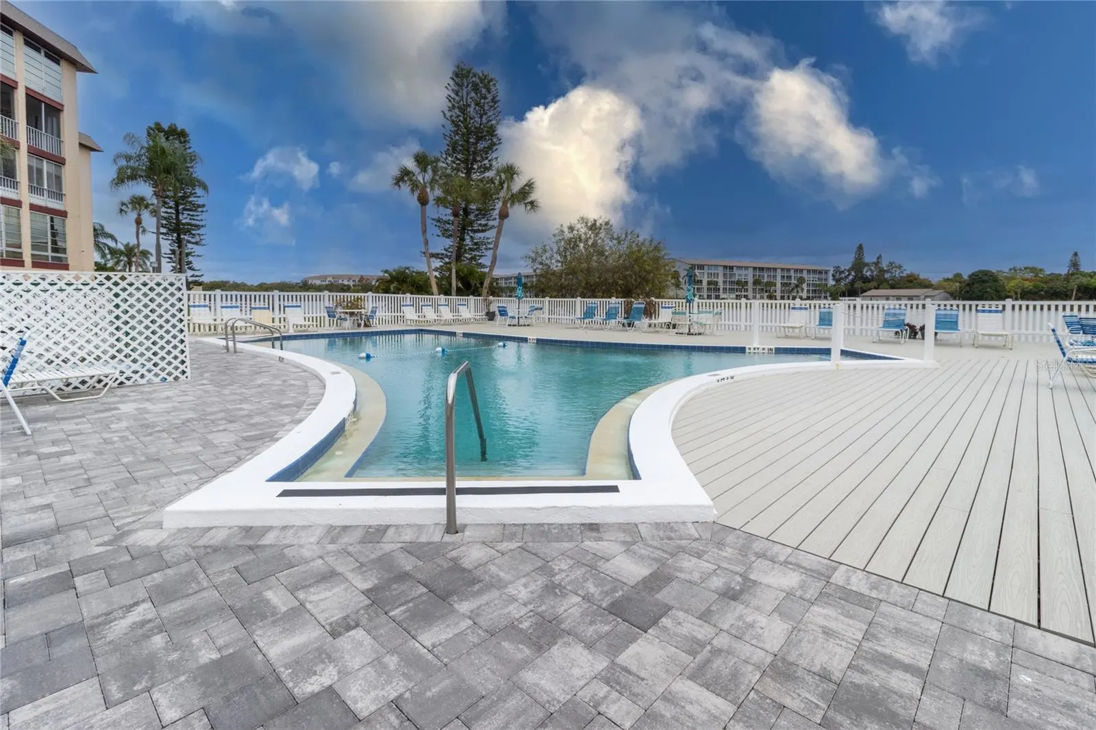 4103 LAKE BAYSHORE DR #404, #404