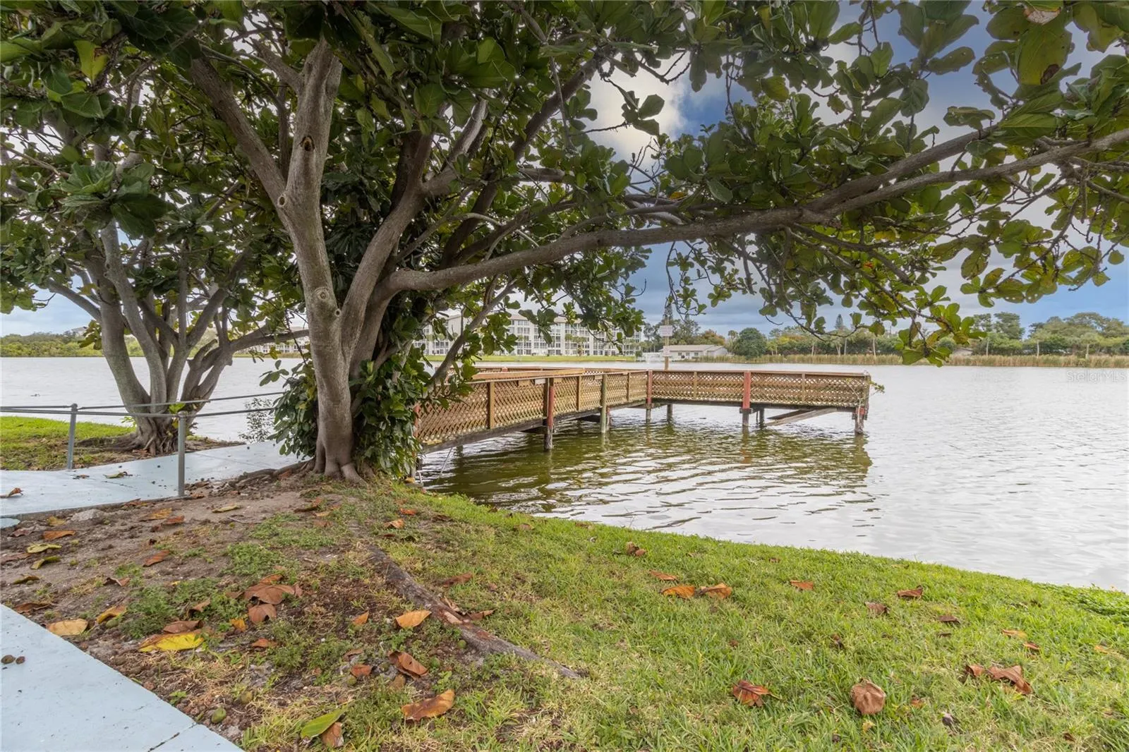 4103 LAKE BAYSHORE DR #404, #404