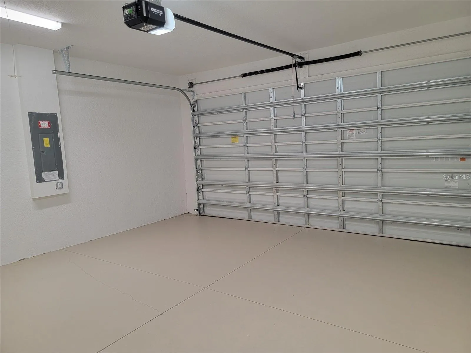 4586 MAURBACH TER