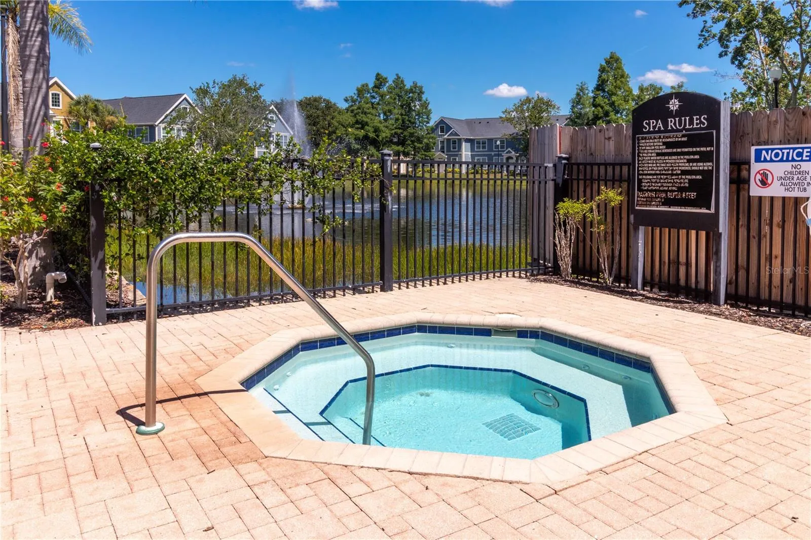 5560 ROSEHILL RD #103, #103