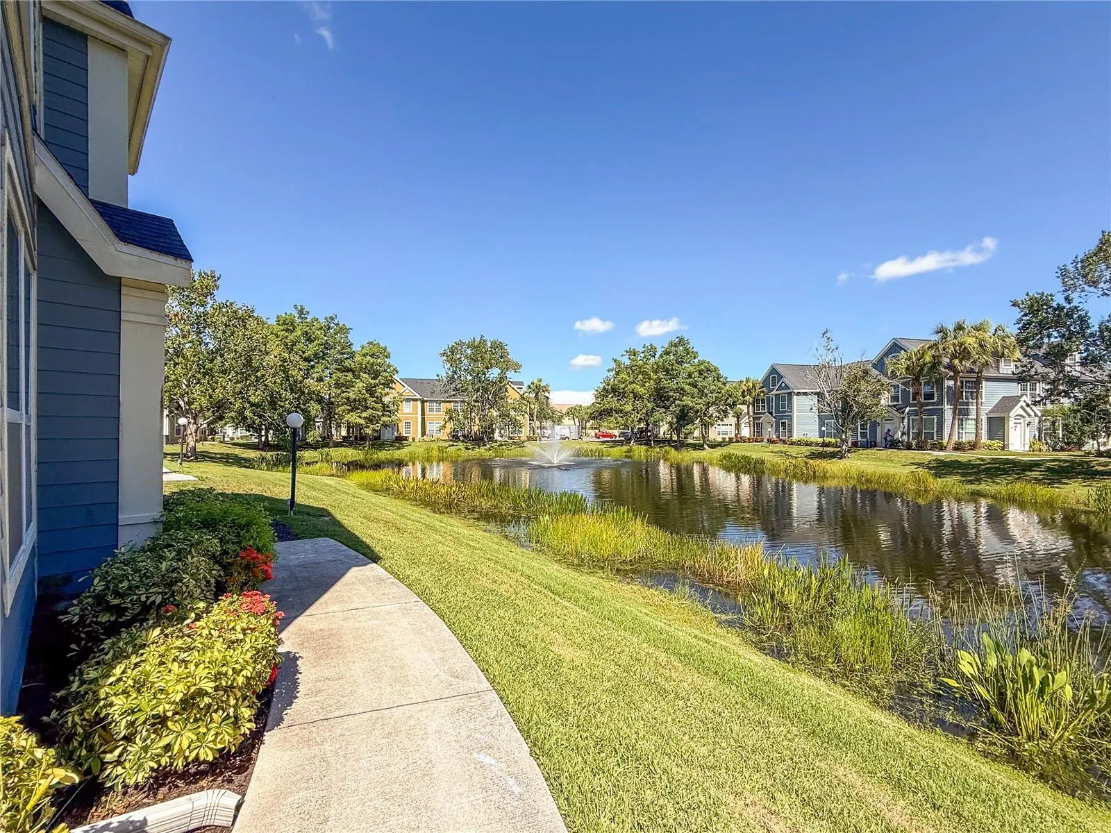 5560 ROSEHILL RD #103, #103