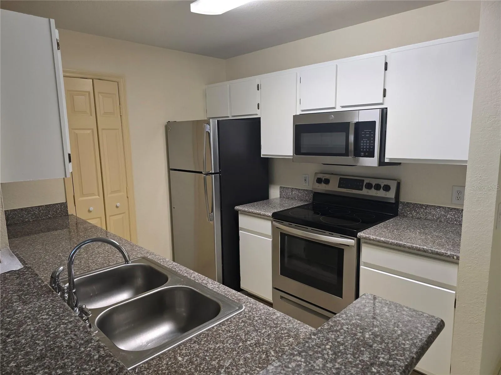 7428 VISTA WAY #201, #201