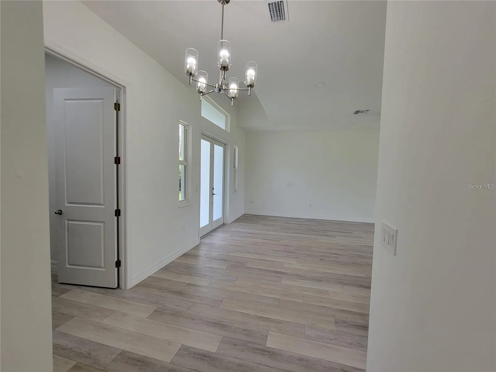 2721 PARASOL LN