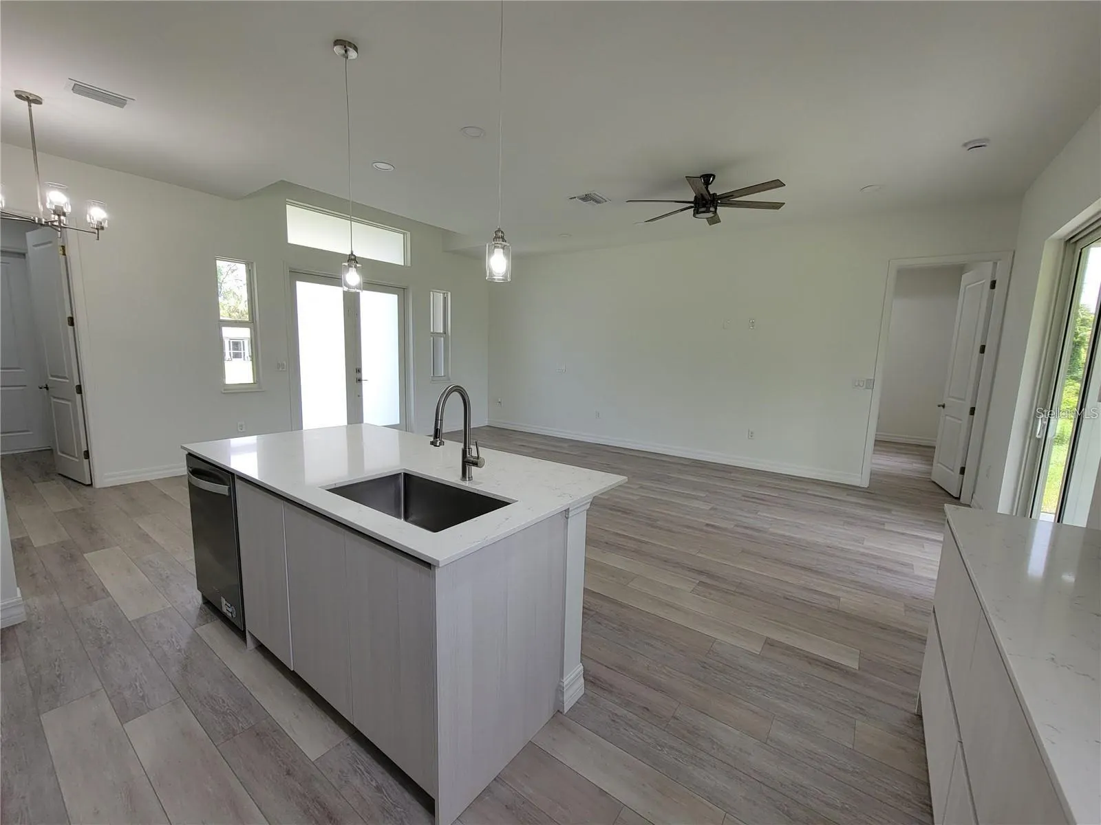 2721 PARASOL LN