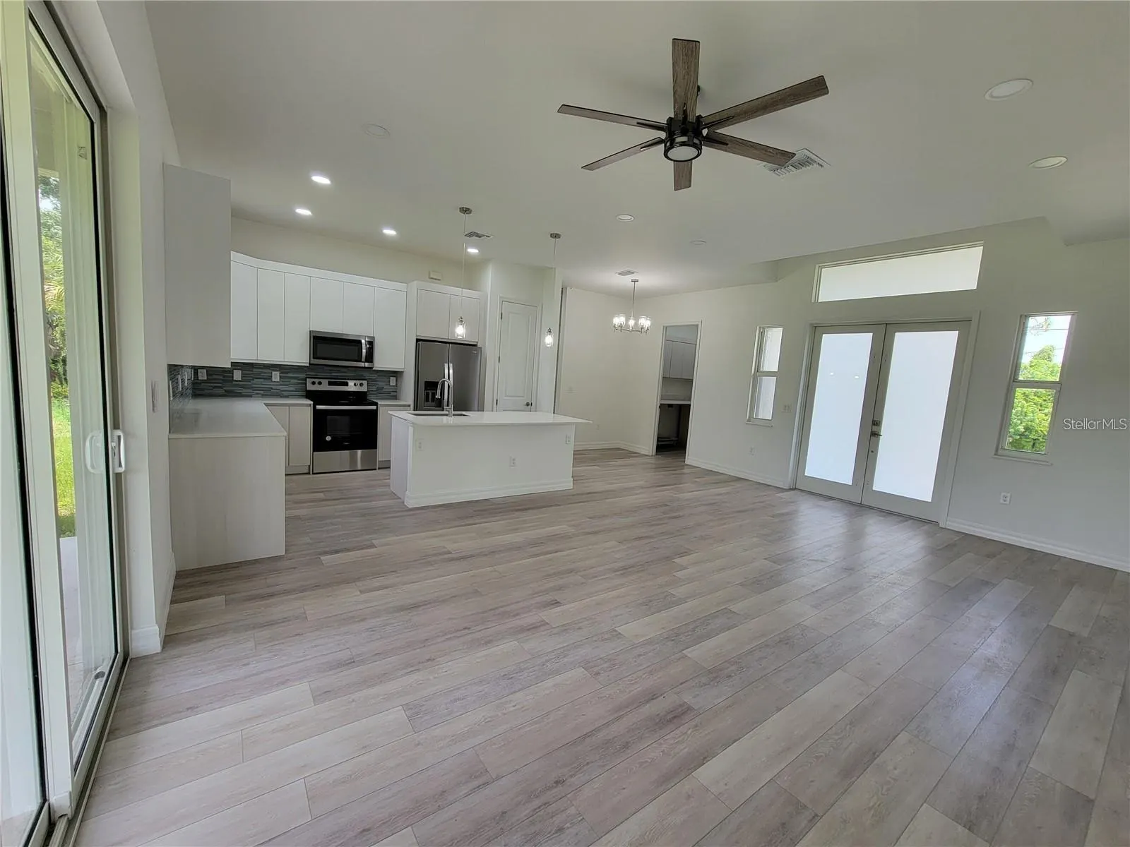 2721 PARASOL LN