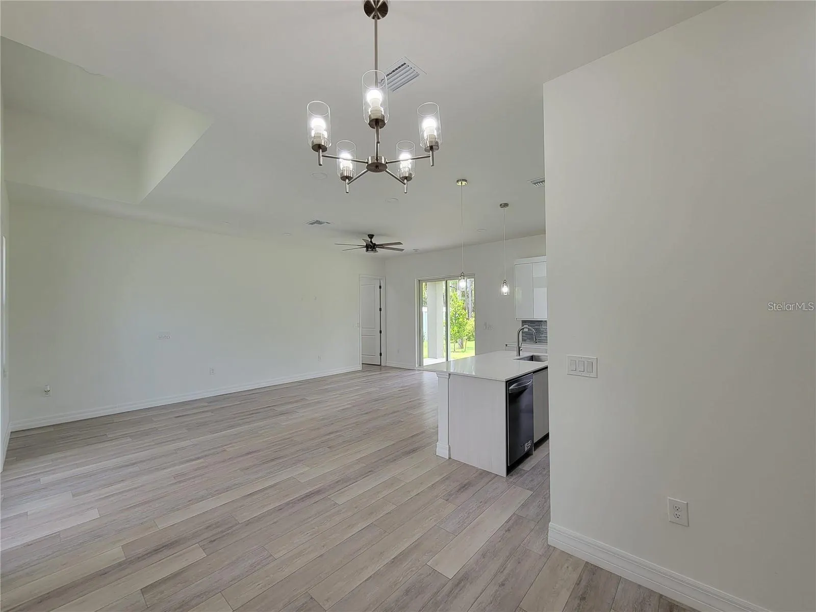2721 PARASOL LN