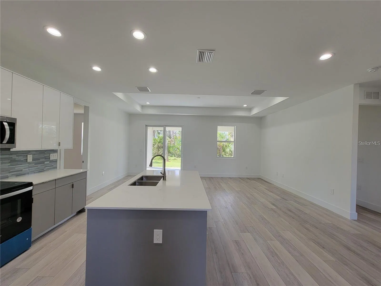 2153 NORDENDALE BLVD