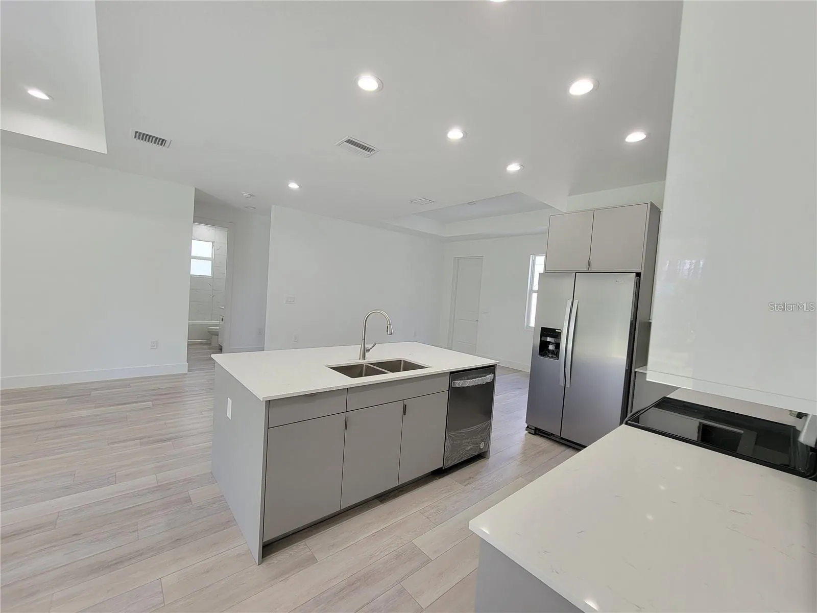 2153 NORDENDALE BLVD