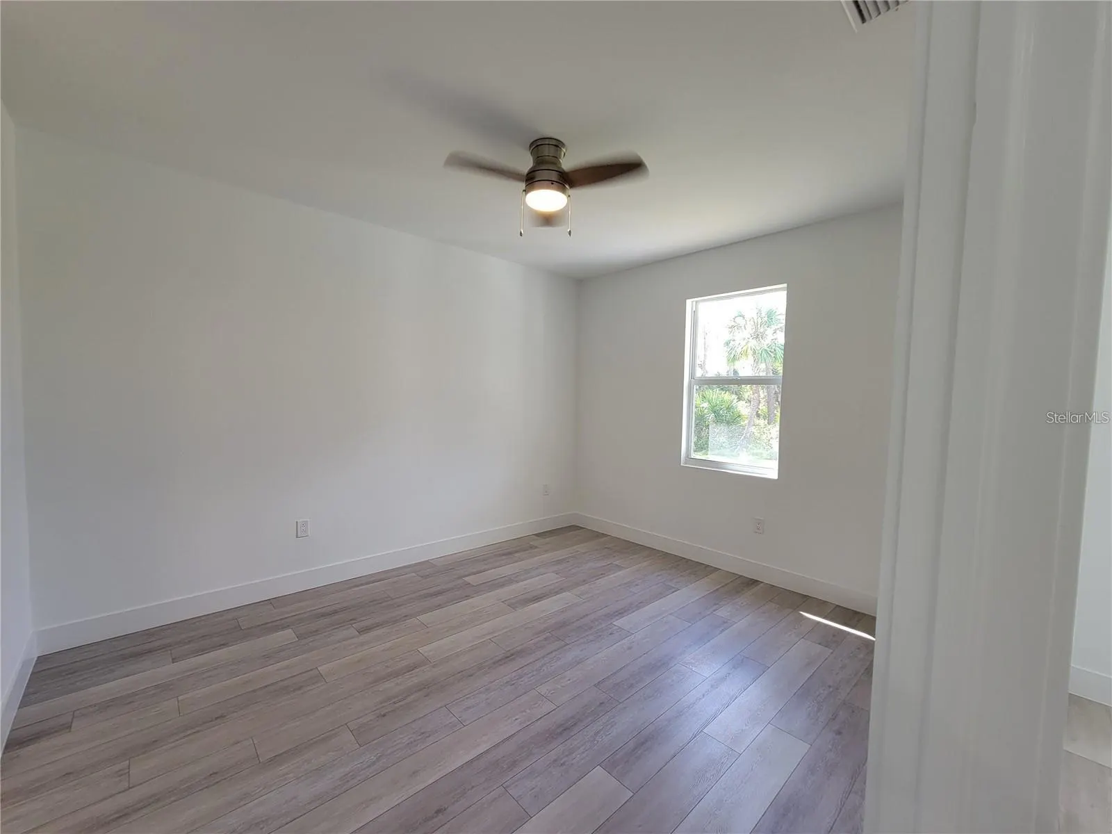 2153 NORDENDALE BLVD