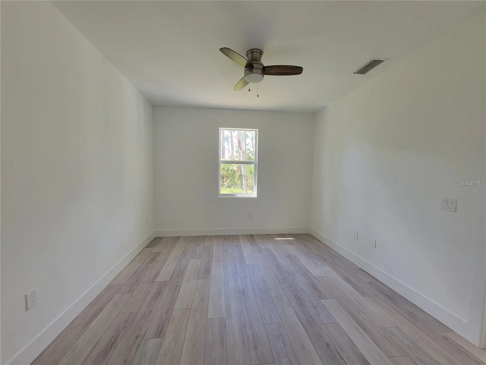 2153 NORDENDALE BLVD