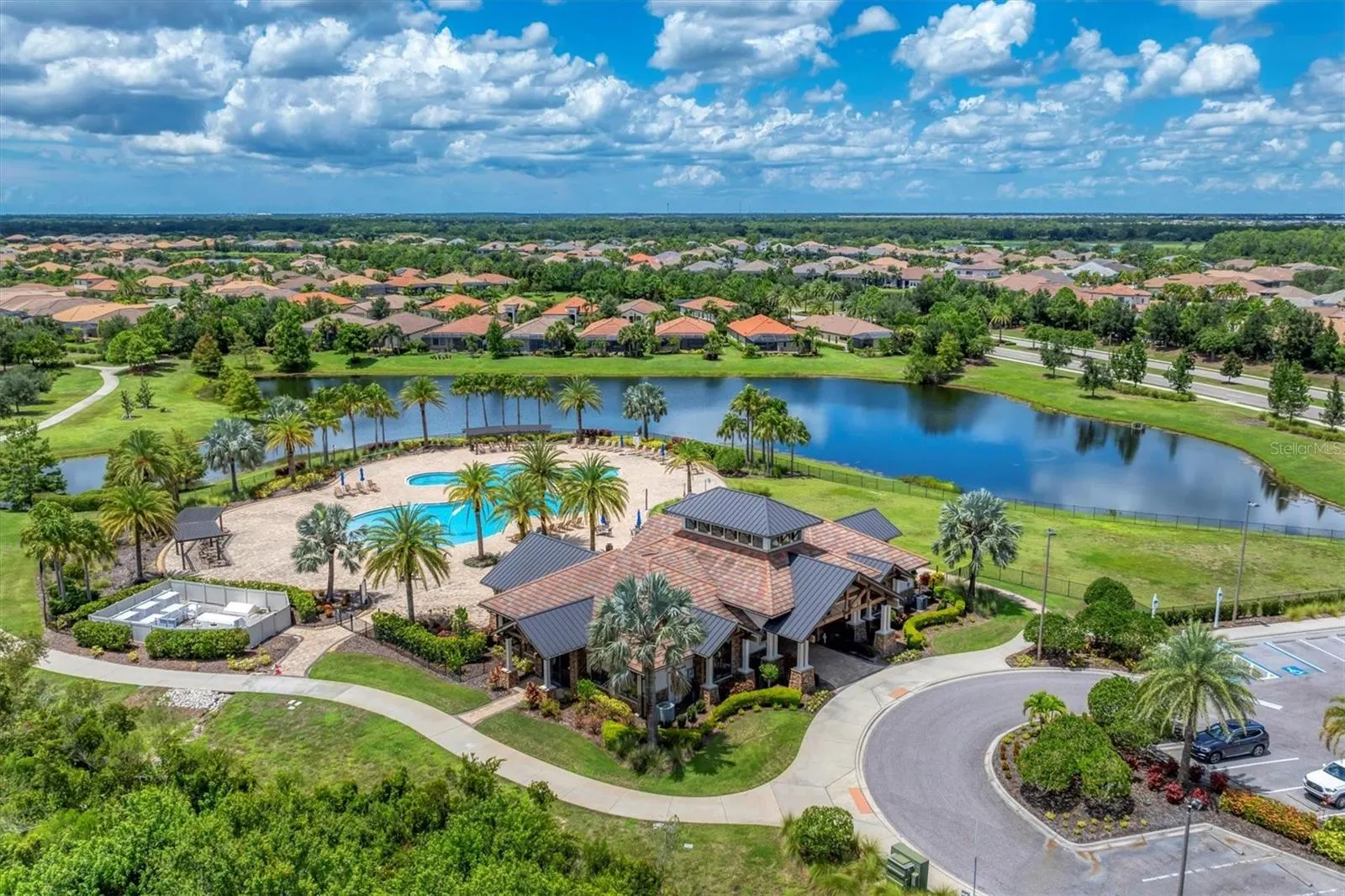 16508 HILLSIDE CIR