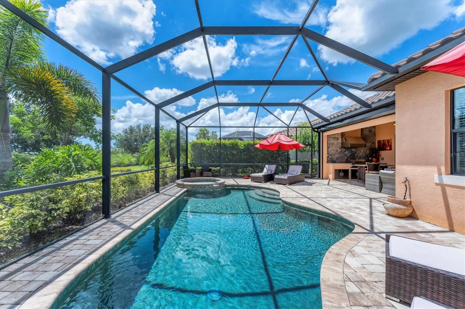 16508 HILLSIDE CIR