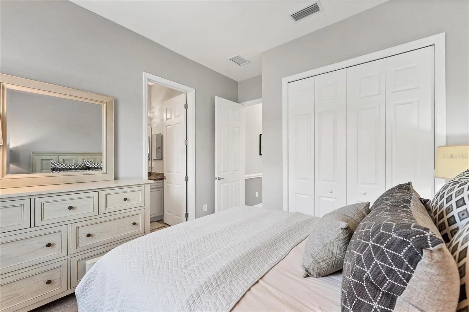 16508 HILLSIDE CIR