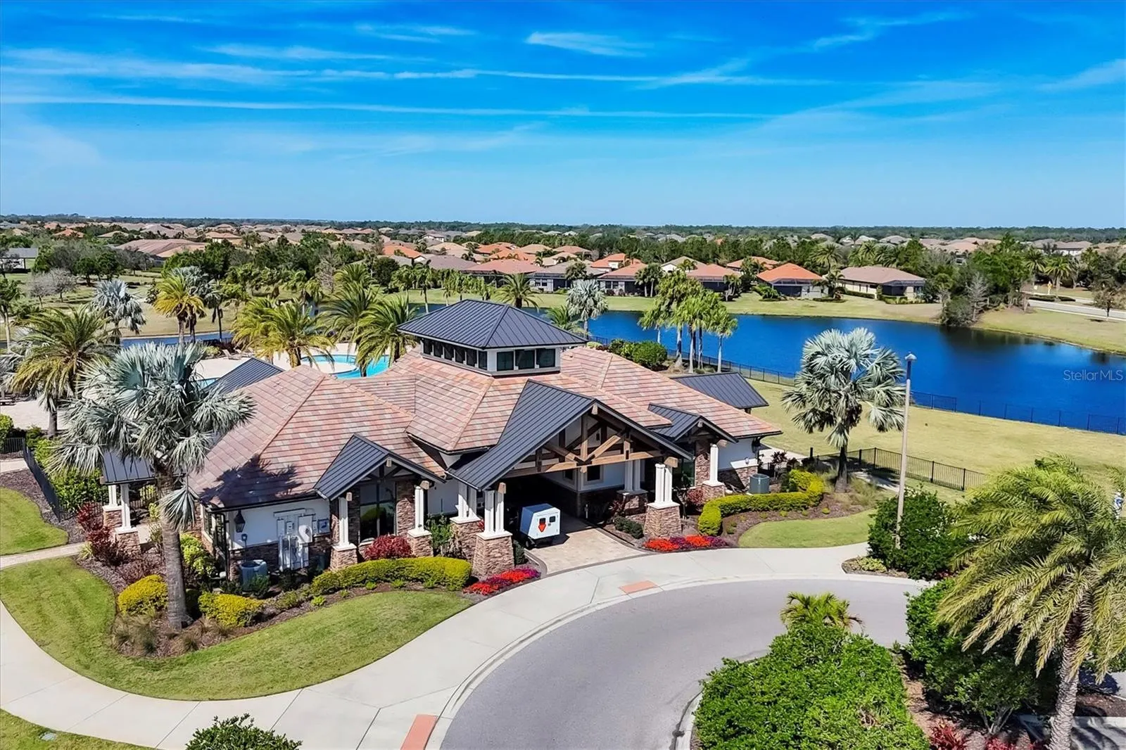 16508 HILLSIDE CIR