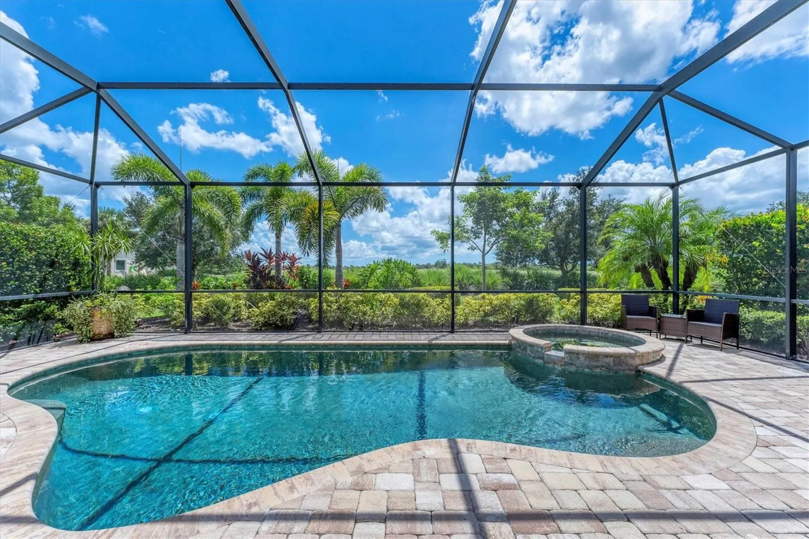 16508 HILLSIDE CIR