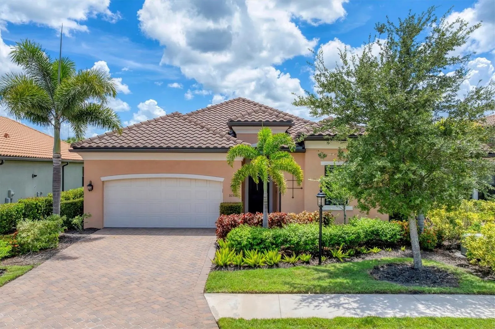 16508 HILLSIDE CIR