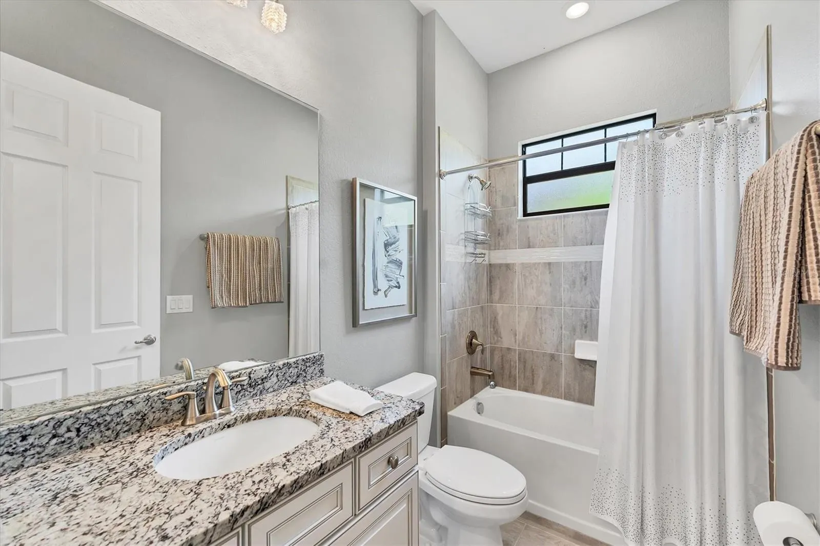 16508 HILLSIDE CIR