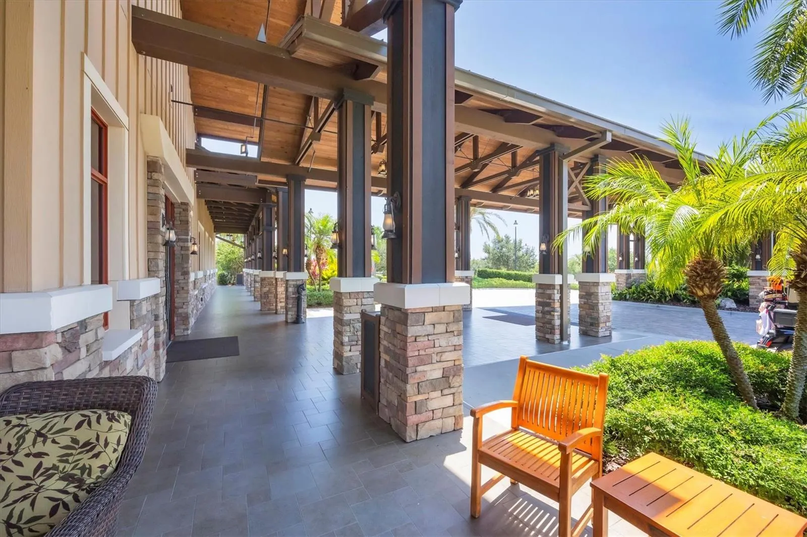 16508 HILLSIDE CIR