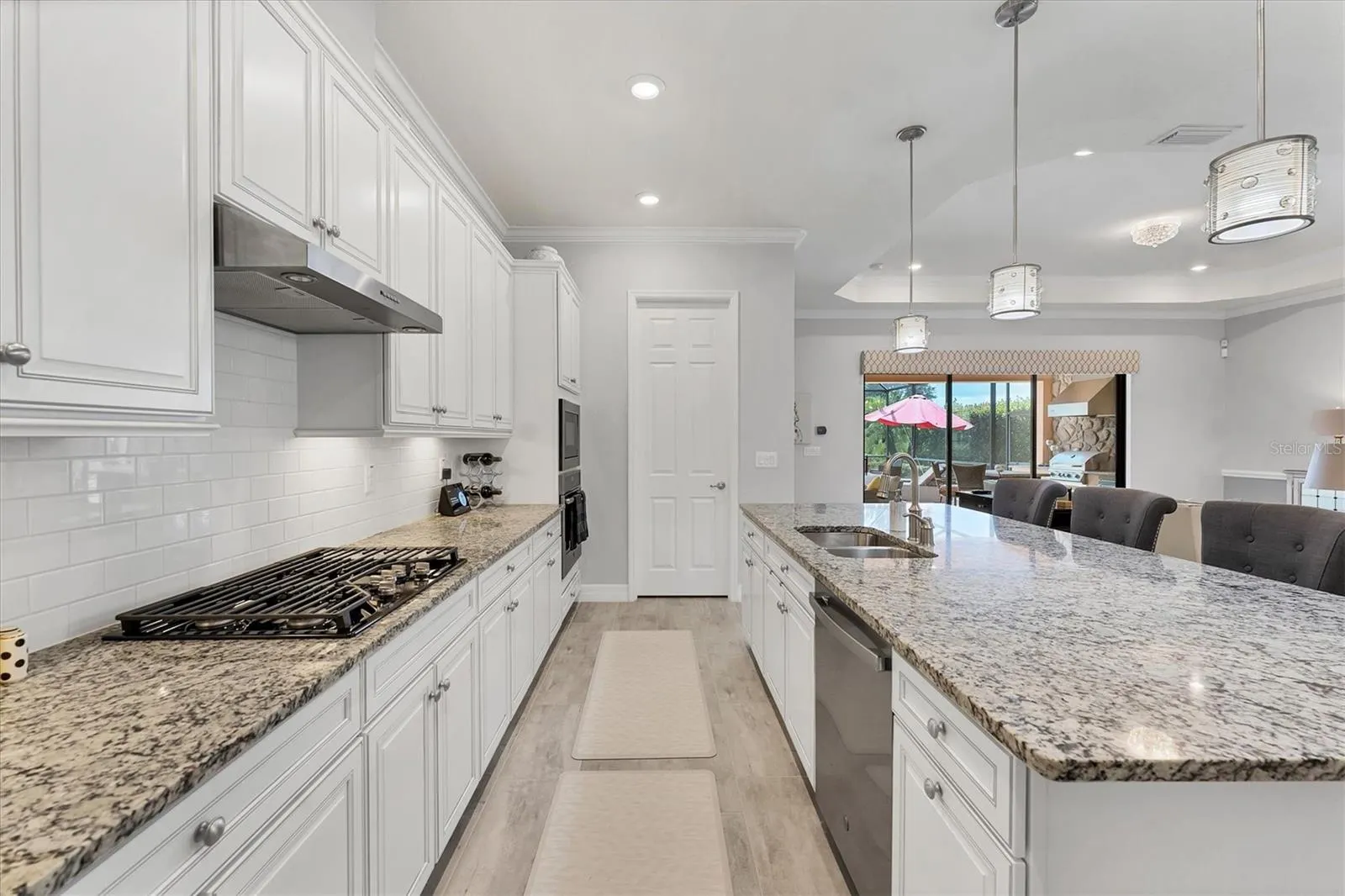 16508 HILLSIDE CIR
