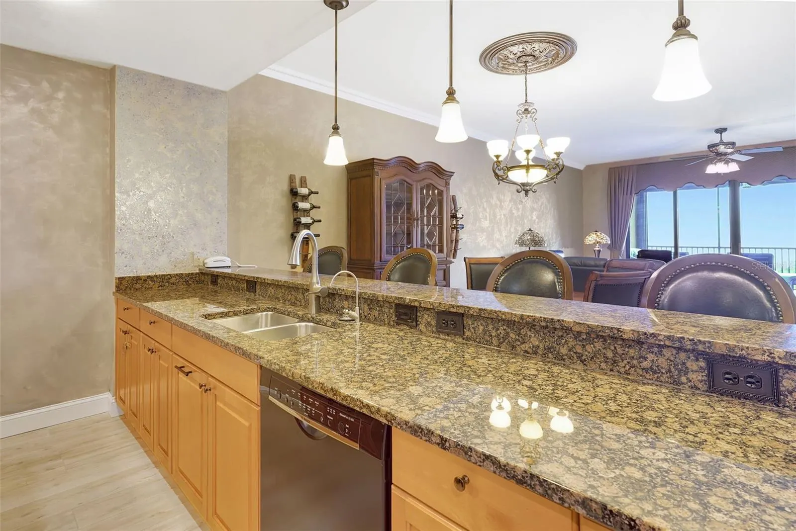 87 VIVANTE BLVD #403, #403