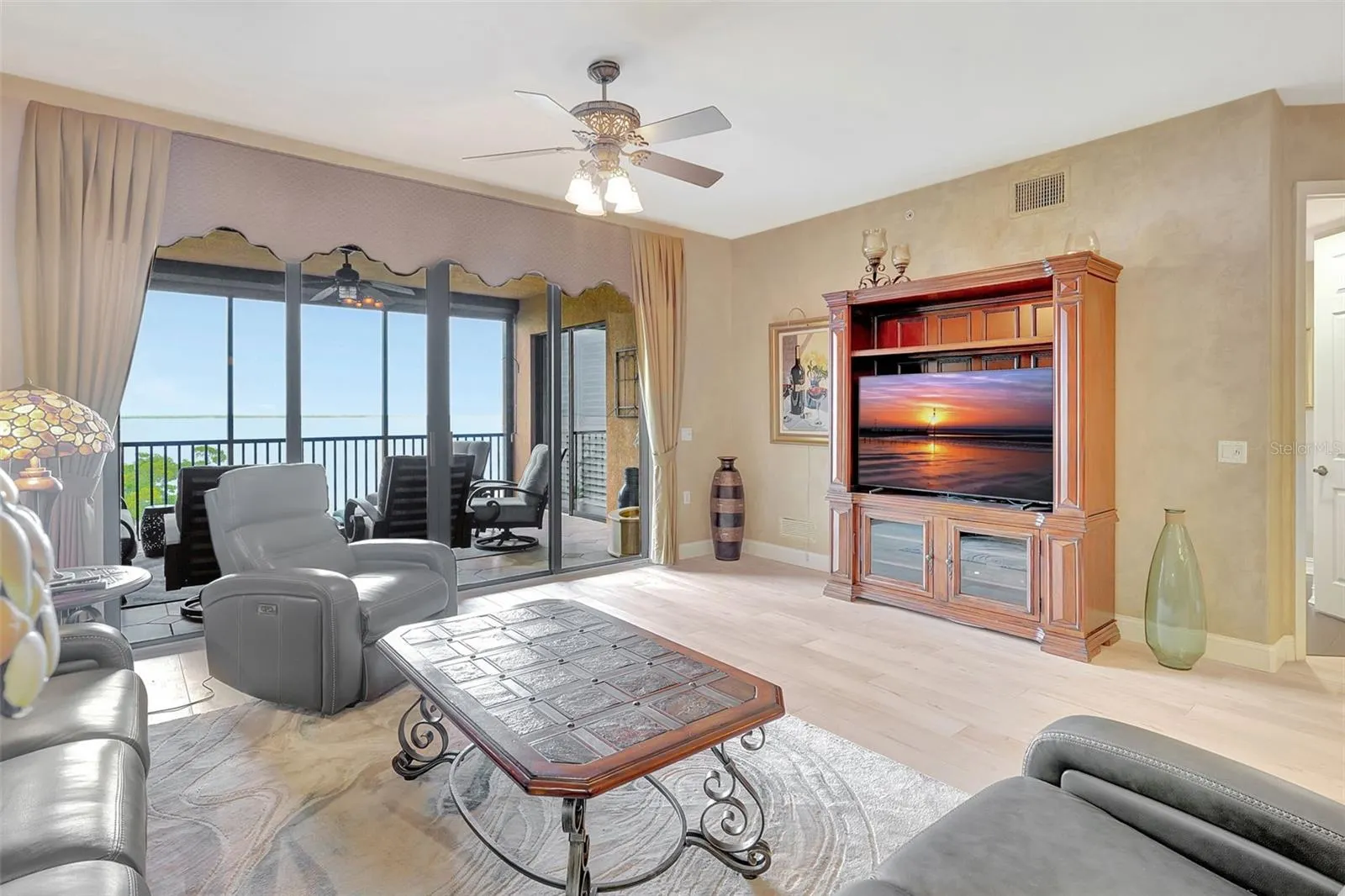 87 VIVANTE BLVD #403, #403