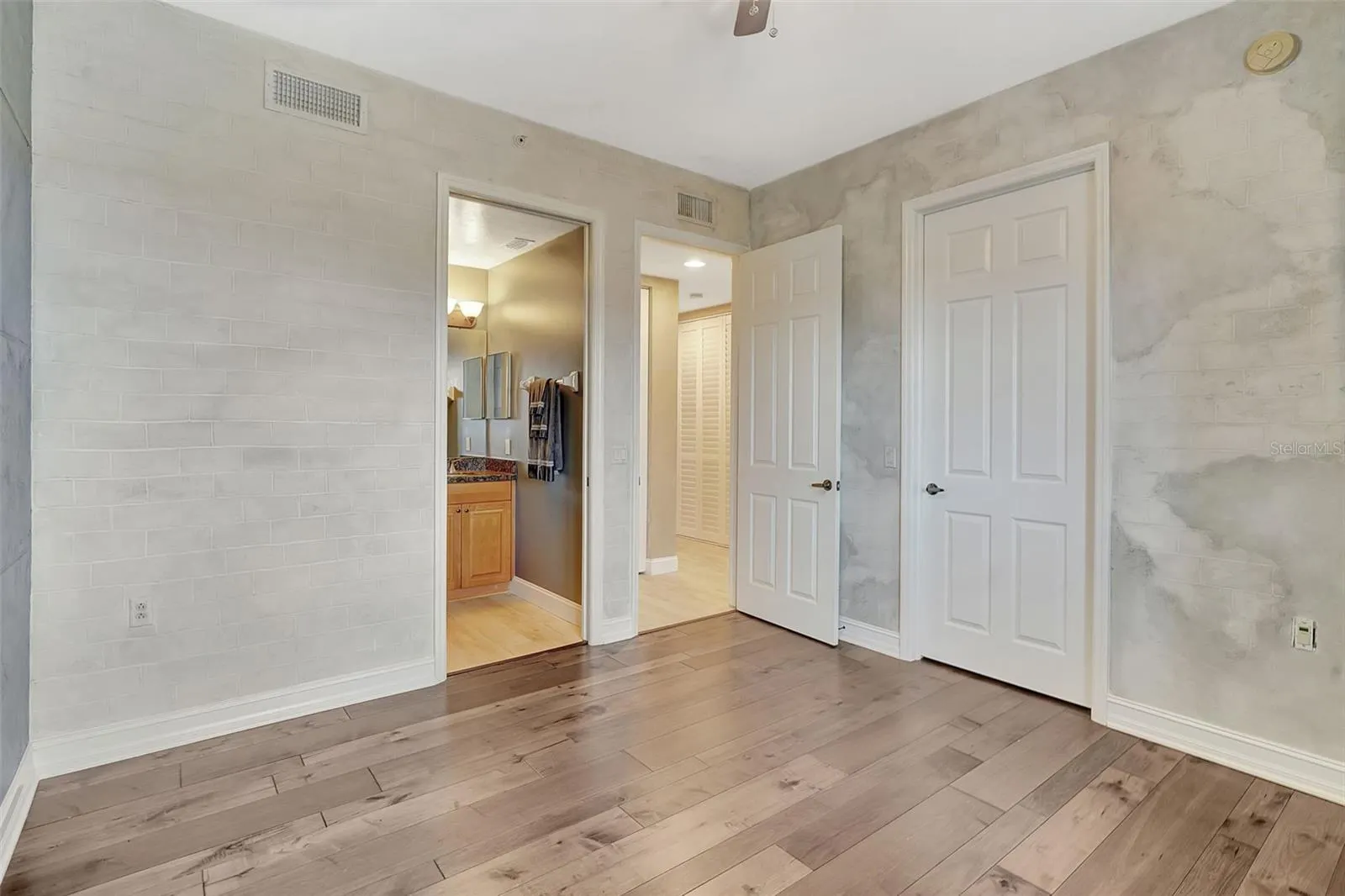 87 VIVANTE BLVD #403, #403
