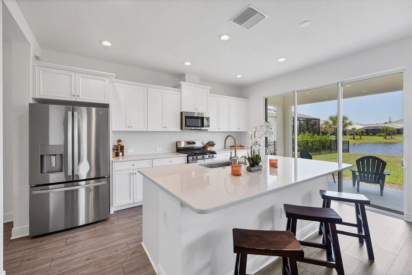 9924 CRYSTAL ISLES CIR