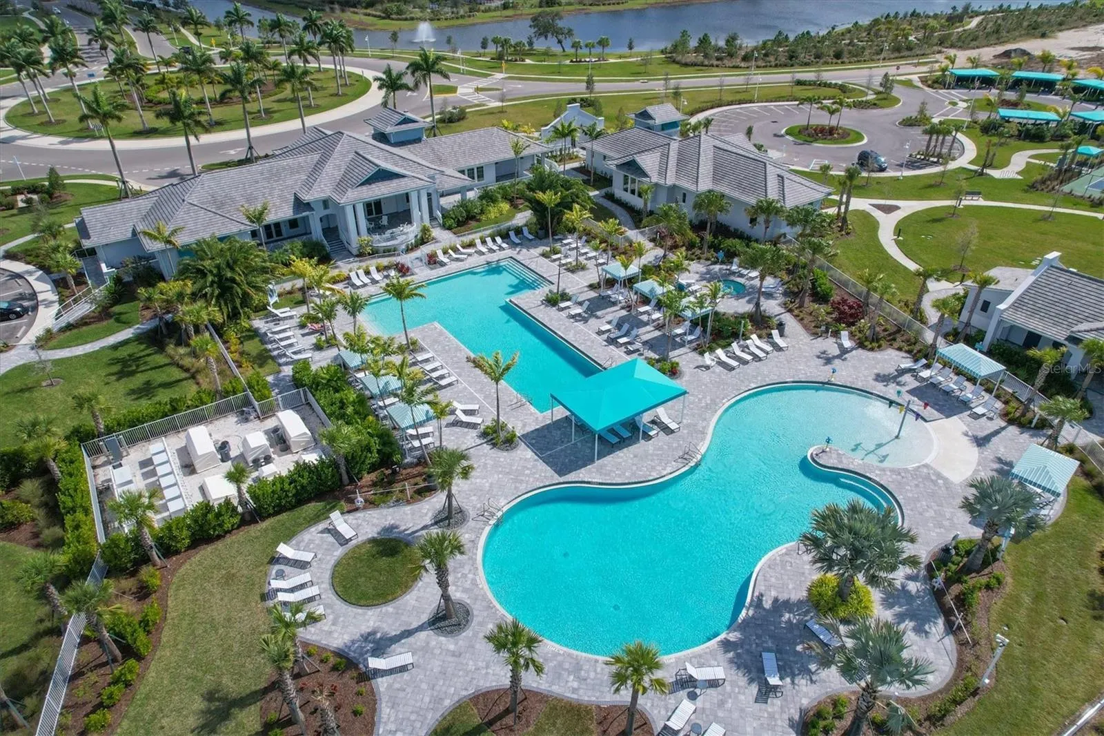 9924 CRYSTAL ISLES CIR