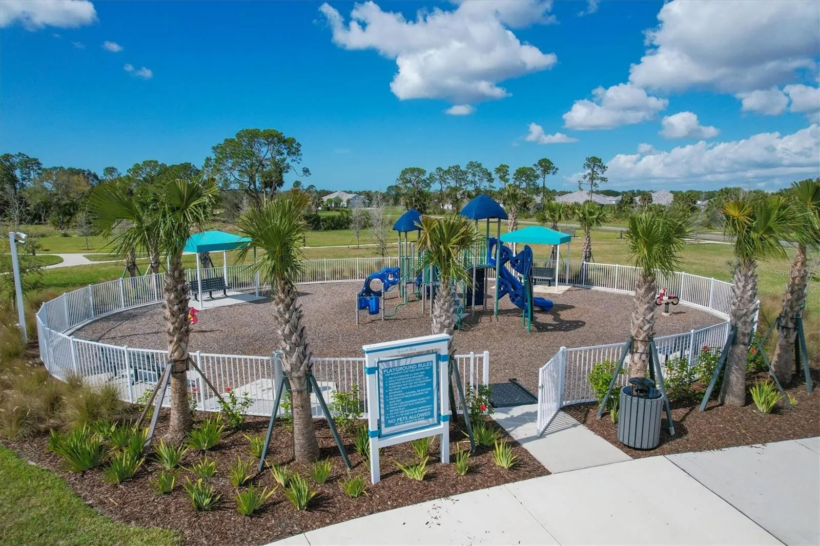9924 CRYSTAL ISLES CIR