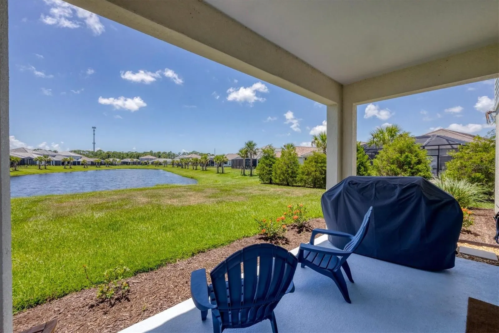 9924 CRYSTAL ISLES CIR