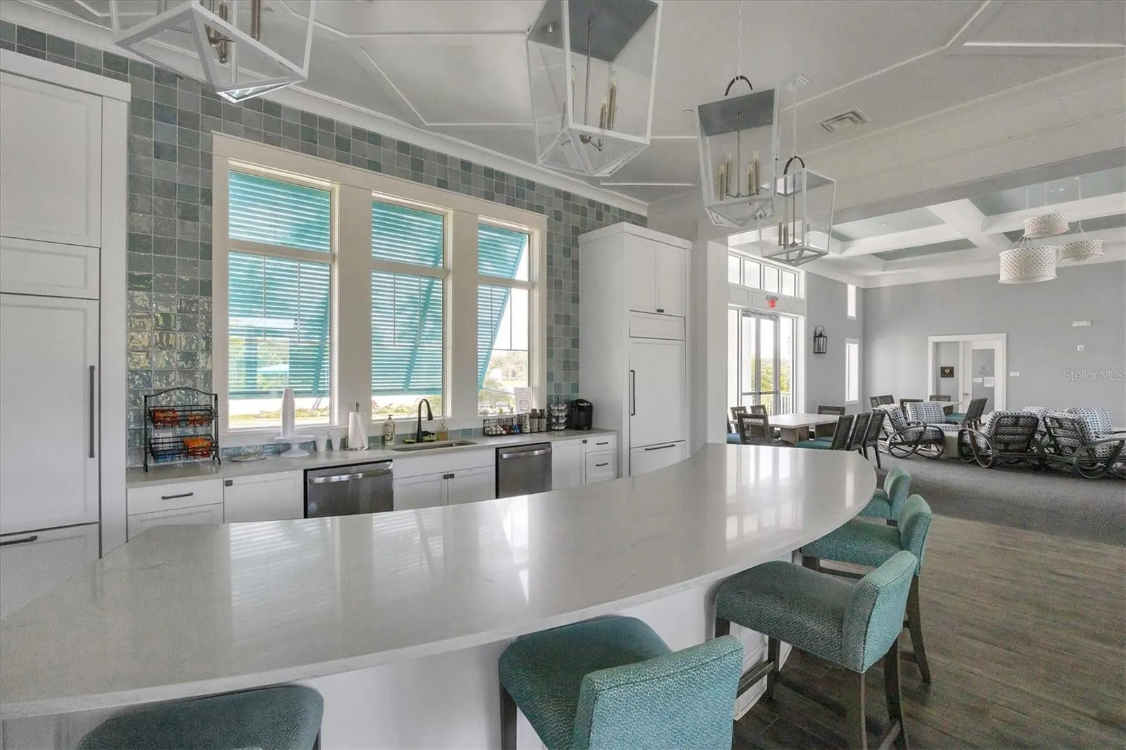 9924 CRYSTAL ISLES CIR
