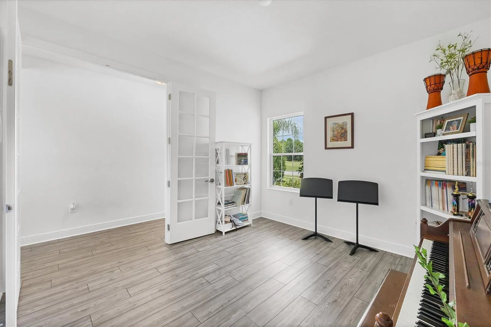 9924 CRYSTAL ISLES CIR