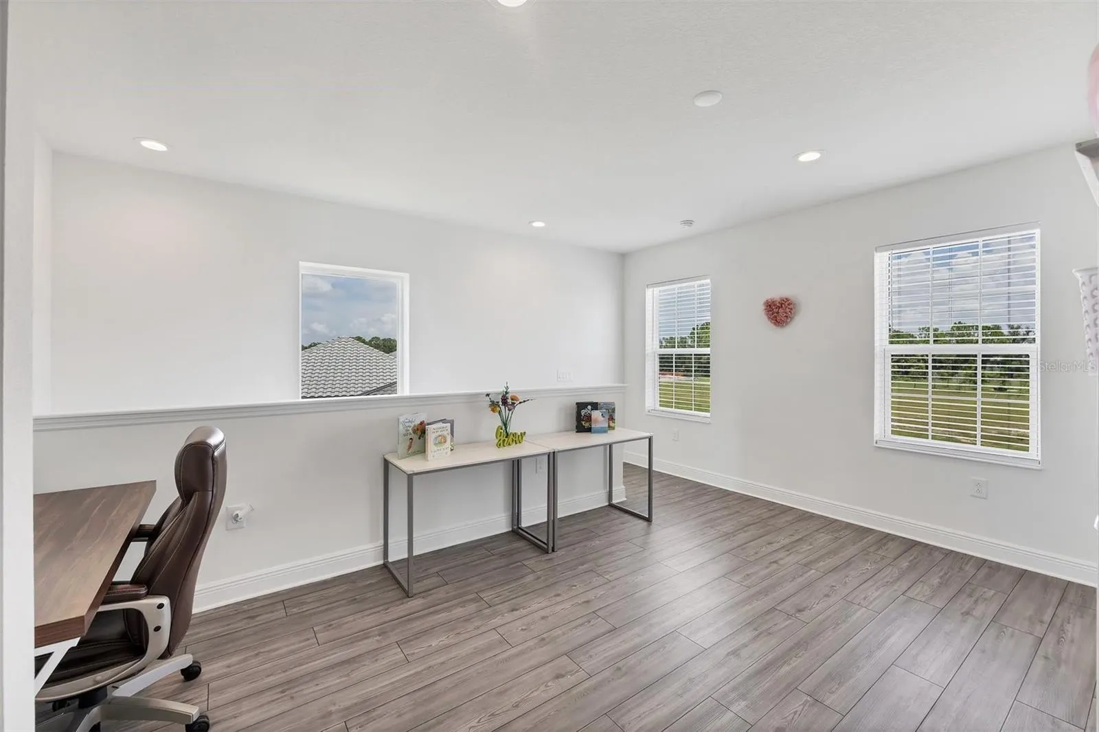 9924 CRYSTAL ISLES CIR
