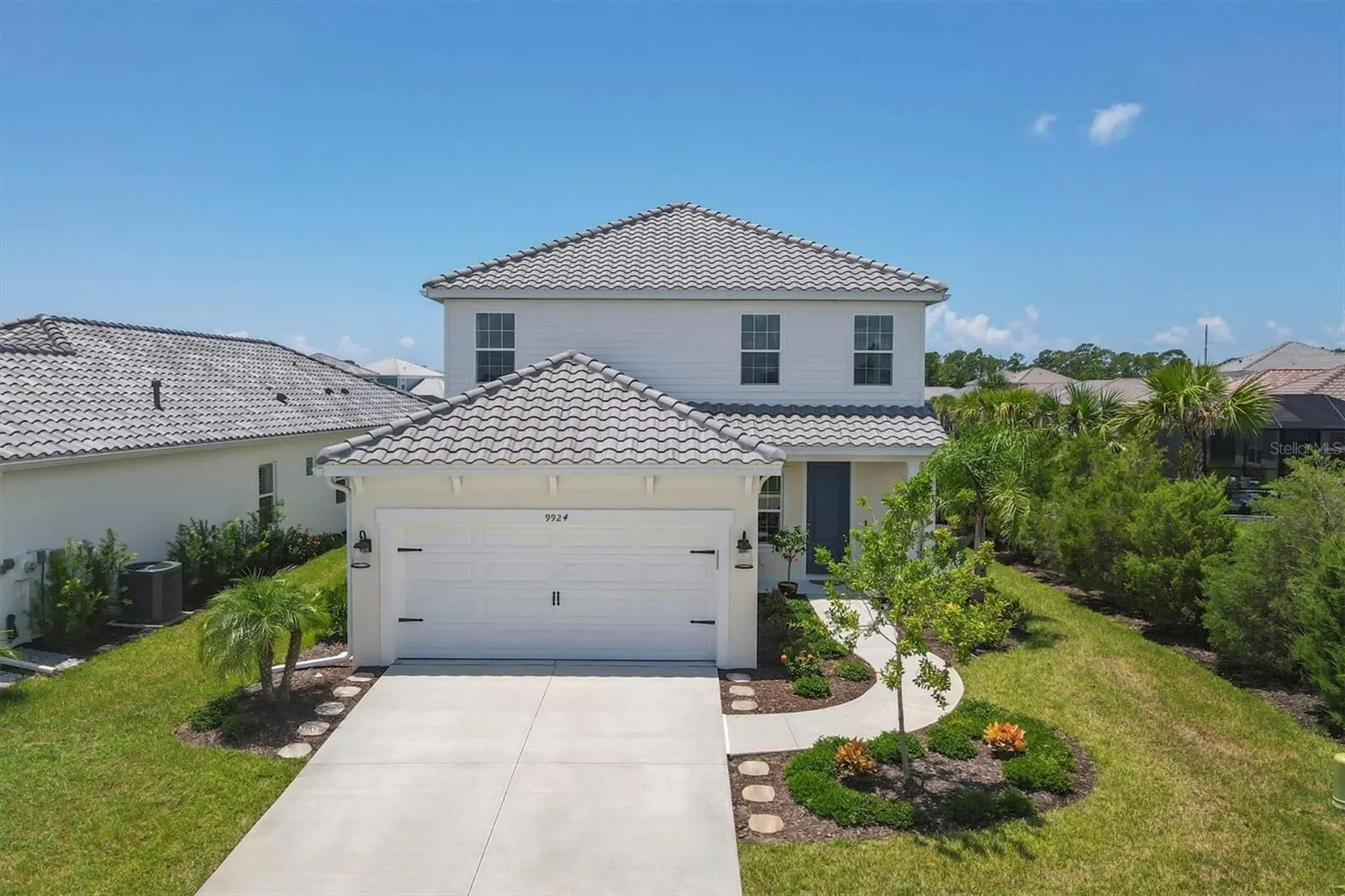 9924 CRYSTAL ISLES CIR