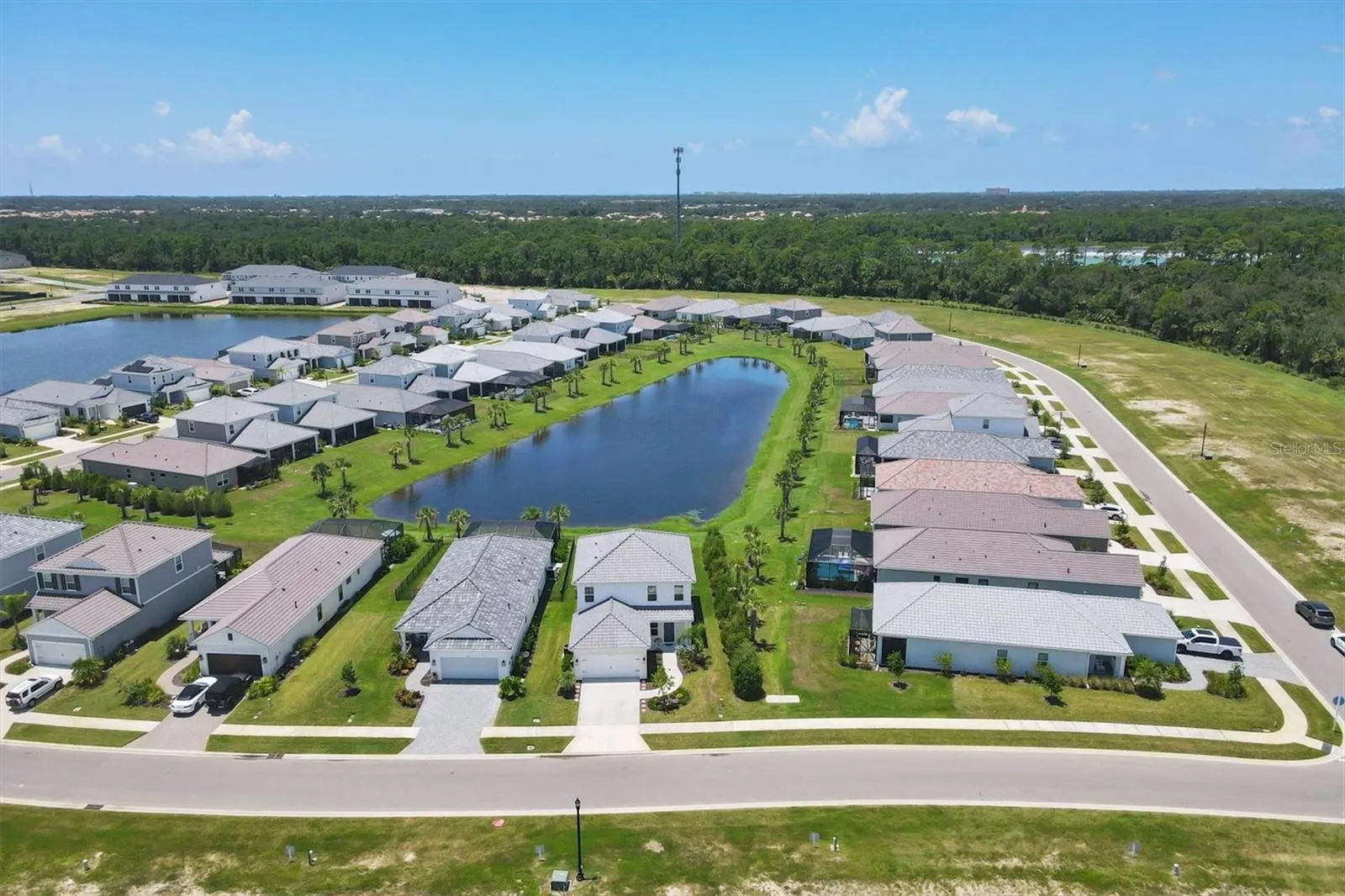 9924 CRYSTAL ISLES CIR