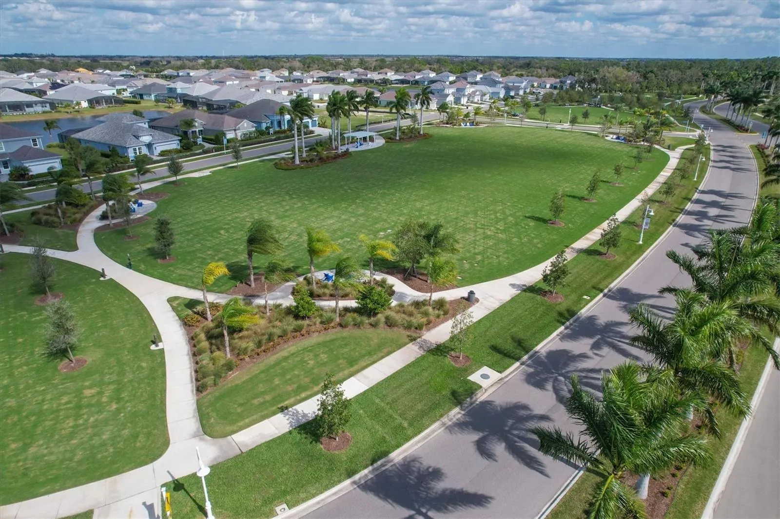 9924 CRYSTAL ISLES CIR