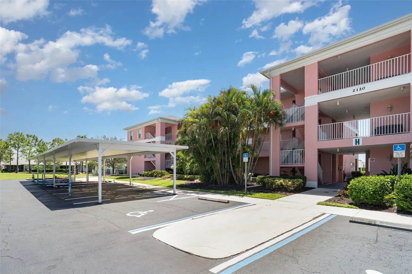 2120 HERON LAKE DR #104, #104