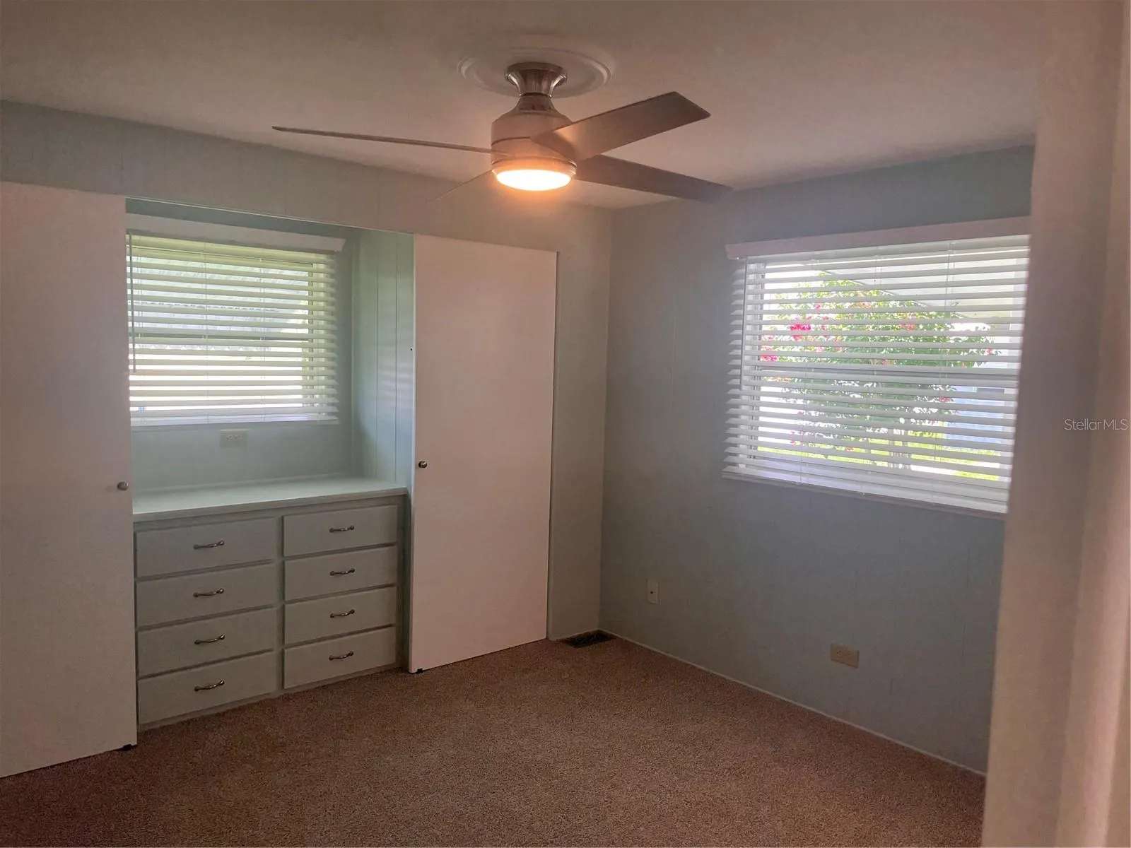 305 52ND AVENUE PLZ E