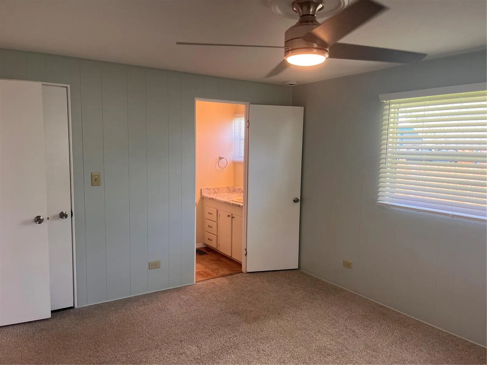 305 52ND AVENUE PLZ E