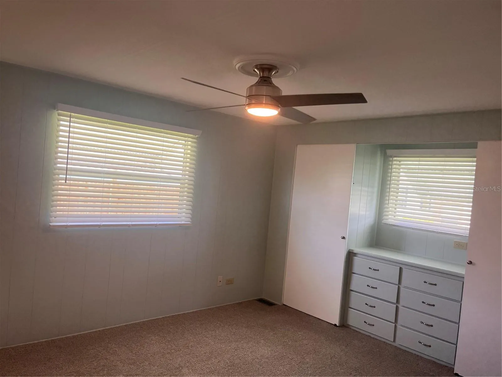 305 52ND AVENUE PLZ E