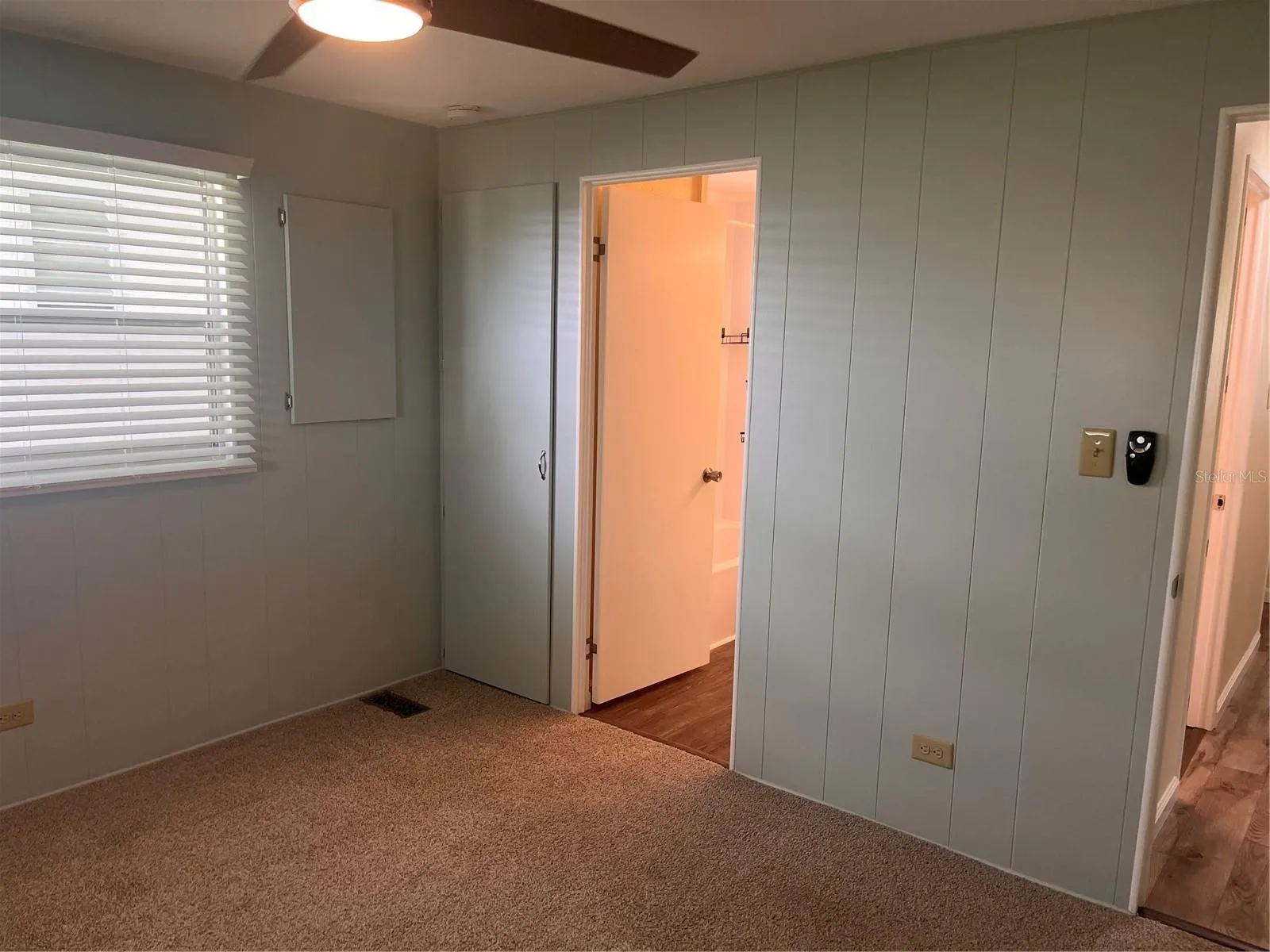 305 52ND AVENUE PLZ E