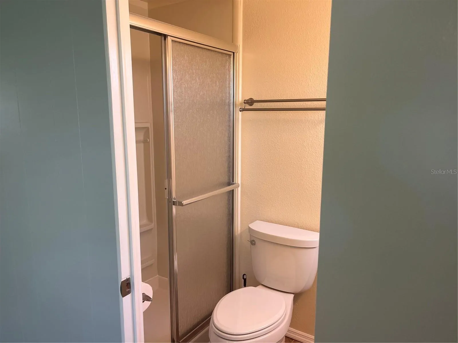 305 52ND AVENUE PLZ E