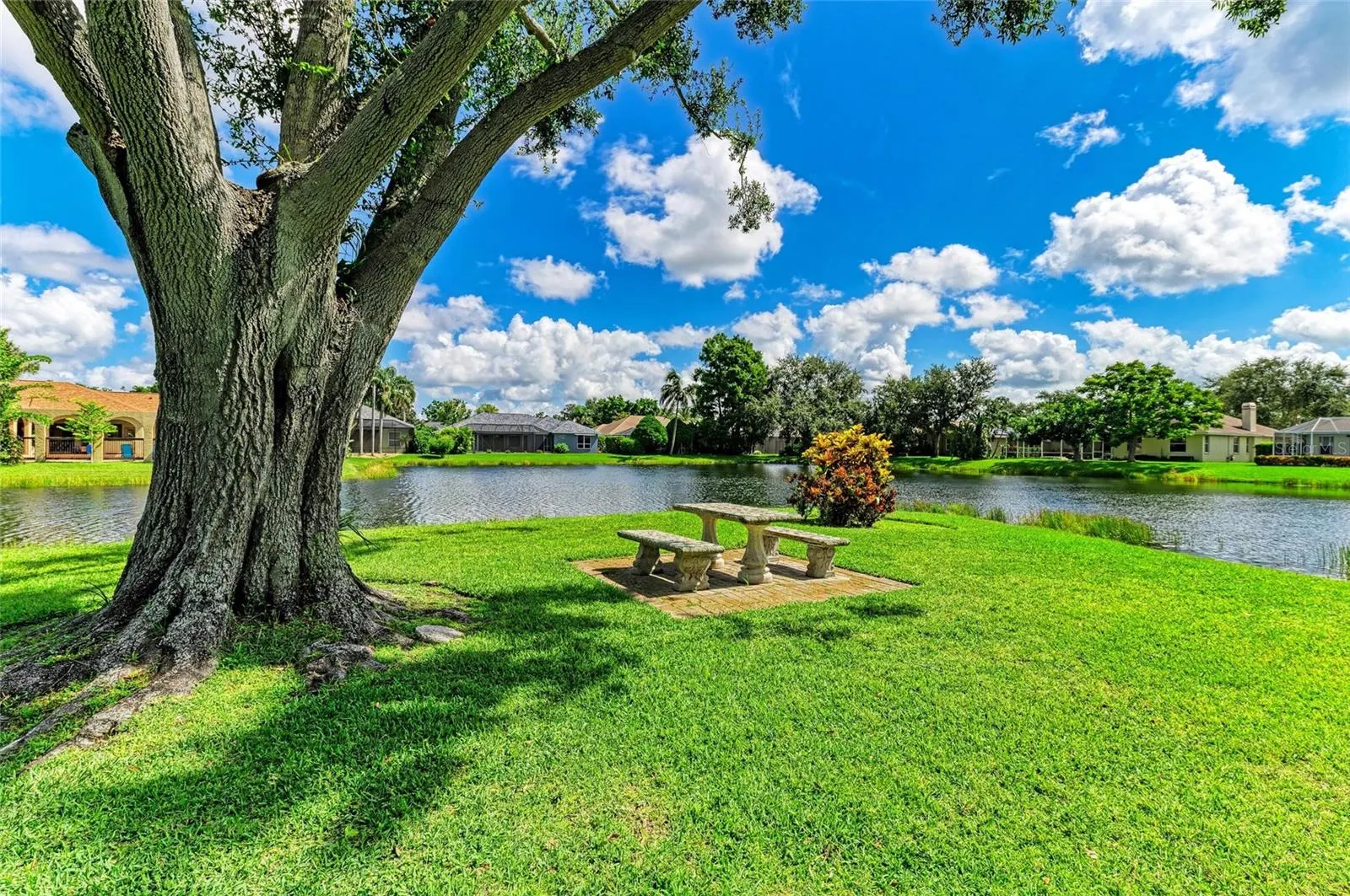 5225 FIELDING LN