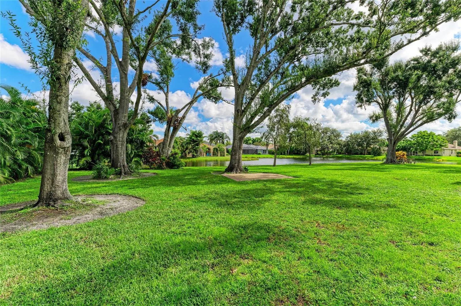 5225 FIELDING LN