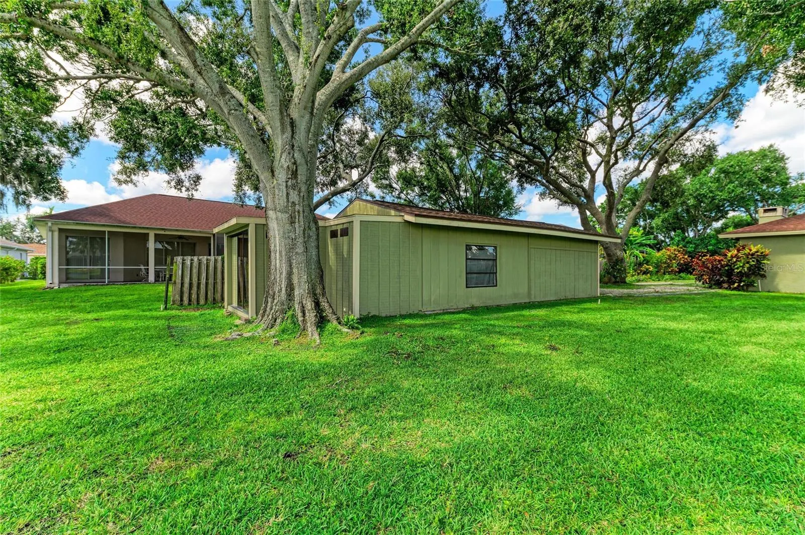 5225 FIELDING LN
